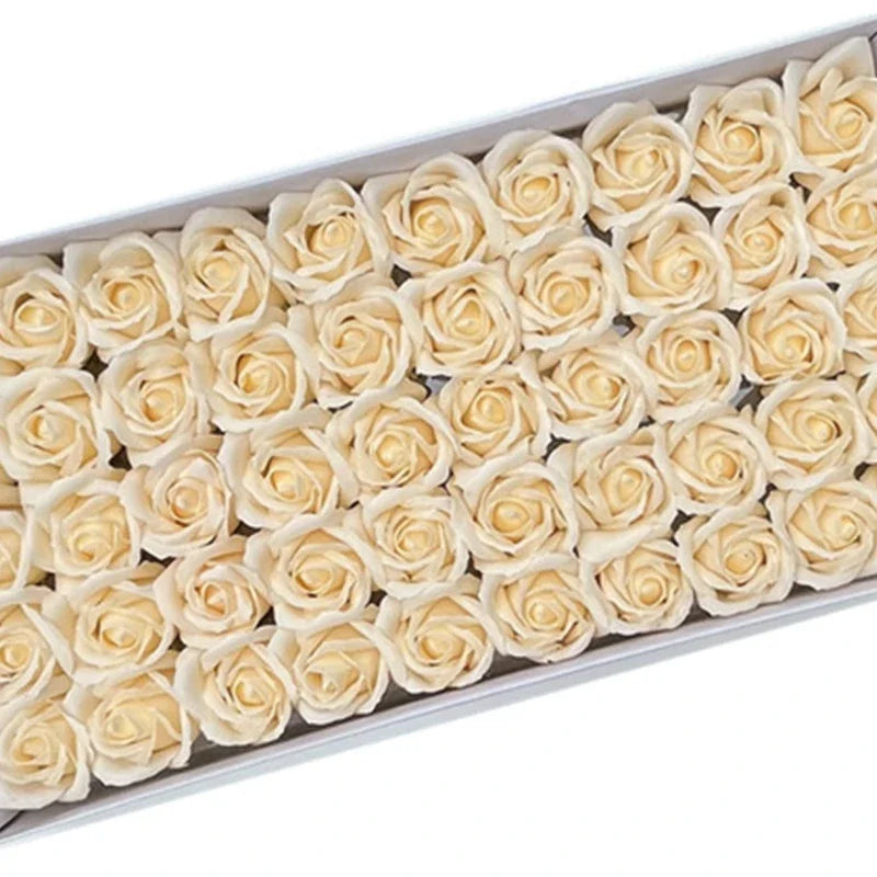 50 Seifenrosen (5 cm) – duftige Deko zum Basteln, Streuen & Verschenken